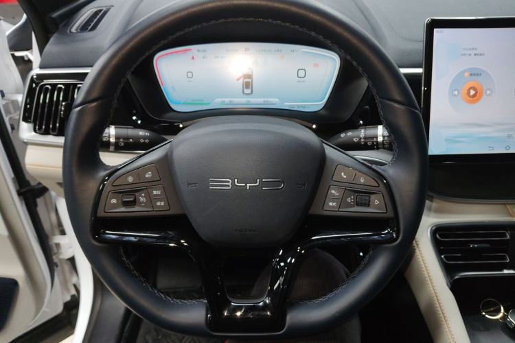 Used BYD Song PLUS New Energy 2023 Champion Edition EV 520KM Prestige Model
