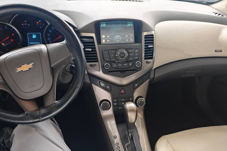 Used Chevrolet Cruze 2015 1.5L Classic SE AT
