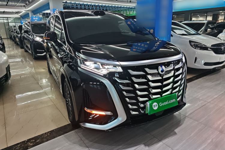 Used Denza D9 2025 DM-i Smart Drive 1020 Four-Wheel Drive Deluxe Model
