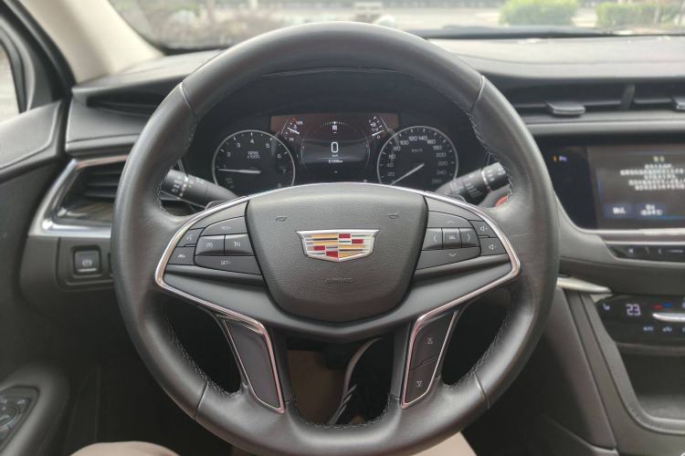 Used Cadillac XT5 2018 25T Luxury Model
