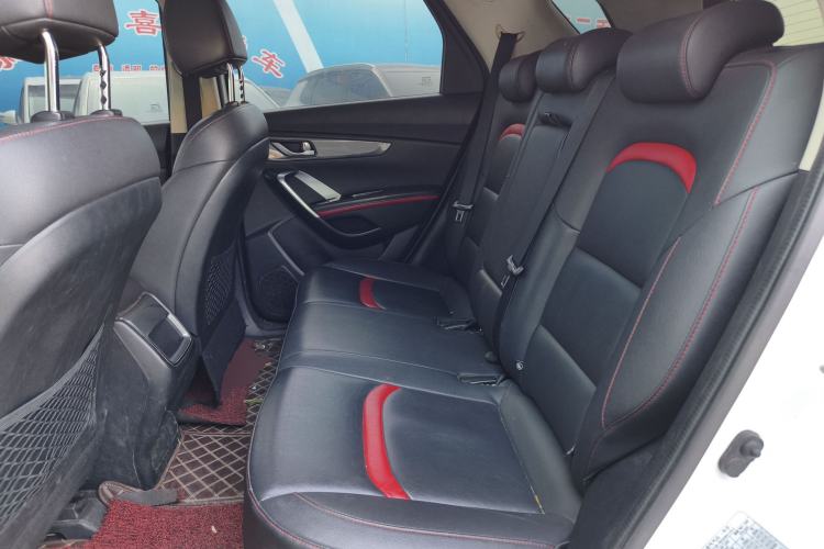 Used Changan CS55 2017 1.5T Manual Colorful Edition
