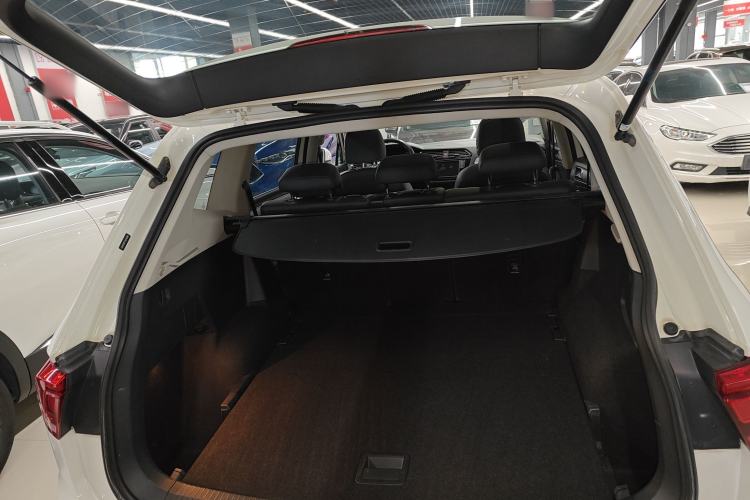 Used Volkswagen Tiguan L 2017 330TSI Automatic Two-Wheel Drive Luxury Edition