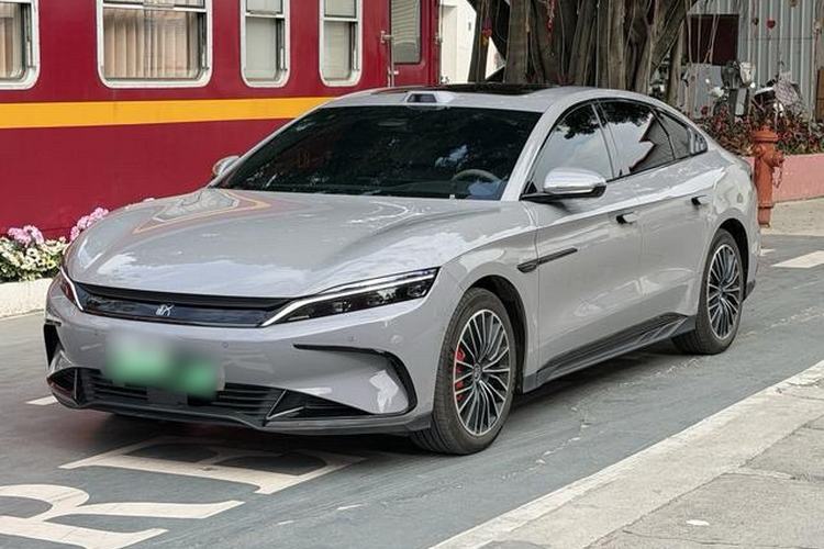 Used BYD Han 2025 EV with 701 km of Laser Radar-Enabled Intelligent Driving