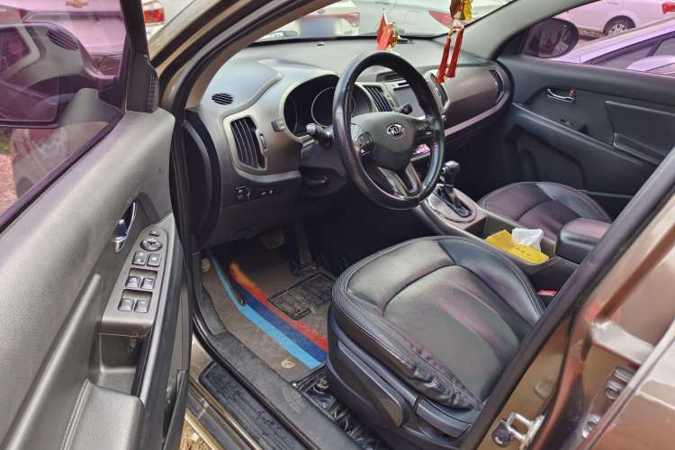 Used Kia Sportage R 2015 2.0L Automatic Two-Wheel Drive DLX Model
