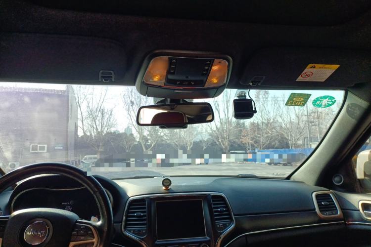 Used  Grand Cherokee 2015 3.0TD Diesel Comfort Navigation Edition
