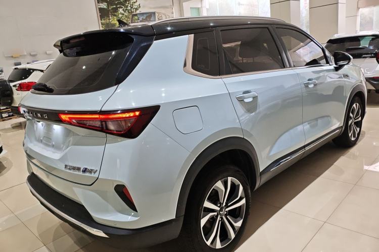 Used Wuling Asta 2022 2.0L DHT Electric-Speed Version
