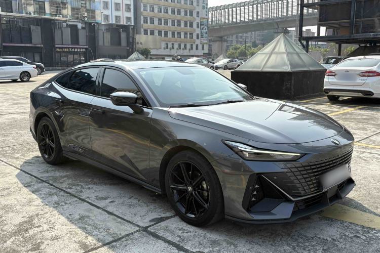 Used Changan UNI-V 2022 1.5T Prestige Version