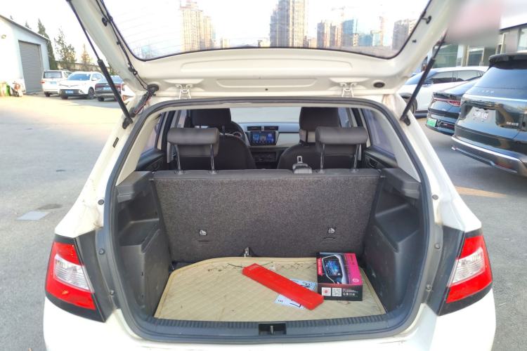 Used Skoda Fabia 2016 1.4L Automatic Car Enjoy Edition
