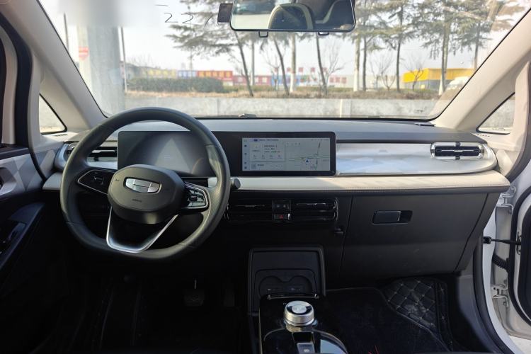 Used Geometry E Firefly 2023 320KM Cute & Handsome Tiger 5 Seats