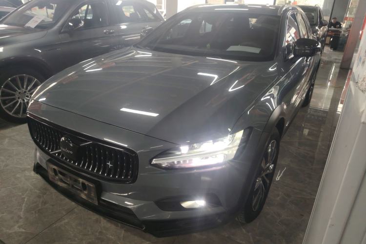 Used Volvo V90 2021 Cross Country B5 AWD Smart Range Edition