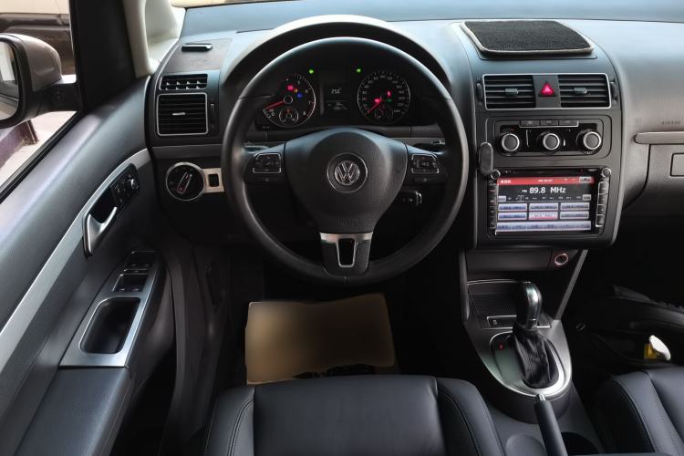 Used Volkswagen Touran 2015 1.4T DSG Comfort Edition 5 Seats