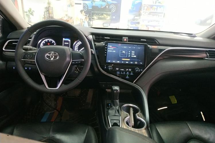Used Toyota Camry 2018 2.0E Leading Edition