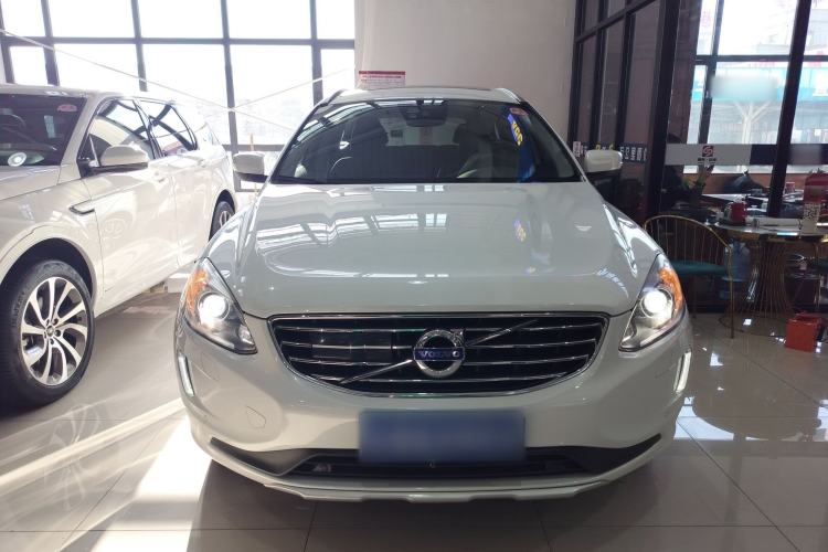 Used Volvo XC60 2017 T5 AWD Smart Upgrade Edition
