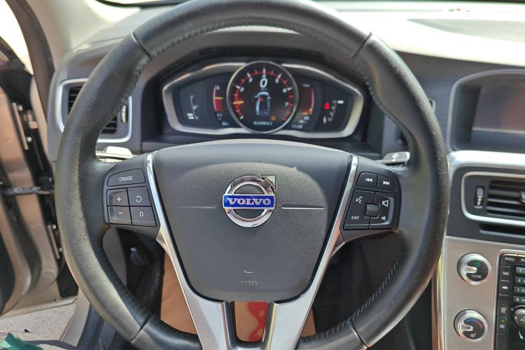 Used Volvo S60 2016 S60L T4 Zhiyuan Edition
