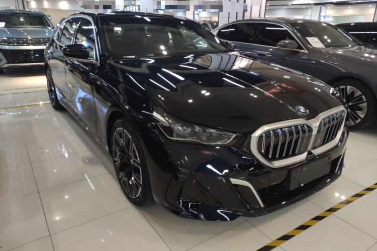 Used BMW 5 Series 2025 530Li Luxury Edition M Sport Package
