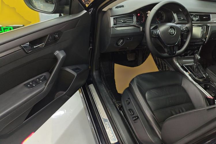 Used Volkswagen Passat 2016 330TSI DSG Luxury Edition