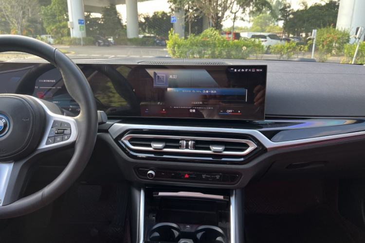 Used BMW i3 2022 eDrive 35 L
