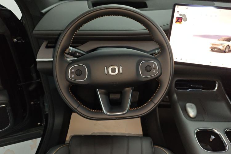 Used  Q07 2025 215 Flagship PLUS
