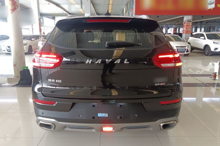 Used Haval H6 2017 Red Label 2.0T Automatic Two-Wheel Drive ZhiShang Model
