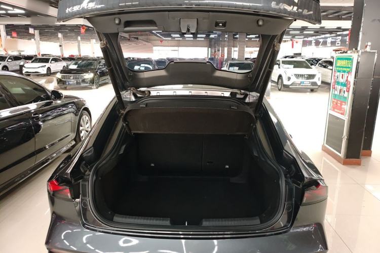 Used Changan UNI-V 2022 1.5T Prestige Version
