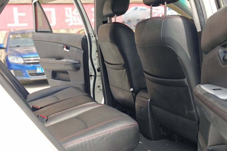 Used BYD S6 2014 2.0L Manual Luxury 5-Seater
