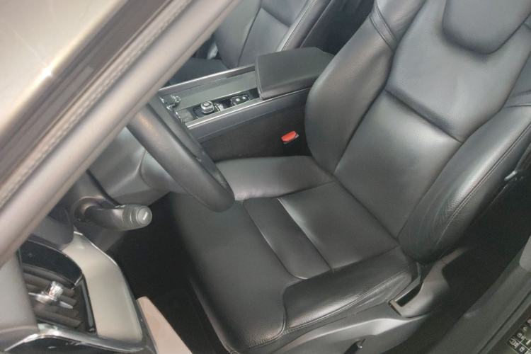 Used Volvo XC60 2019 T5 4x4 Smart Edition China V Standard
