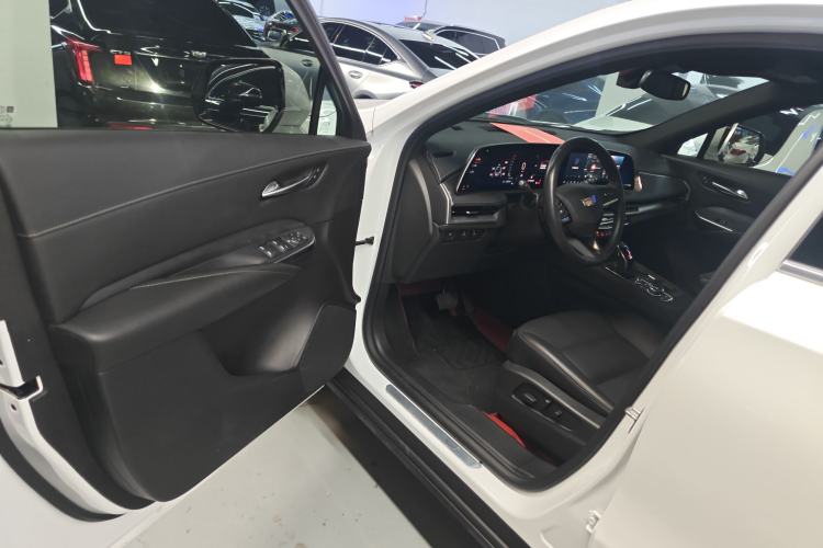 Used Cadillac XT4 2024 28T Two-Wheel-Drive Luxury Version
