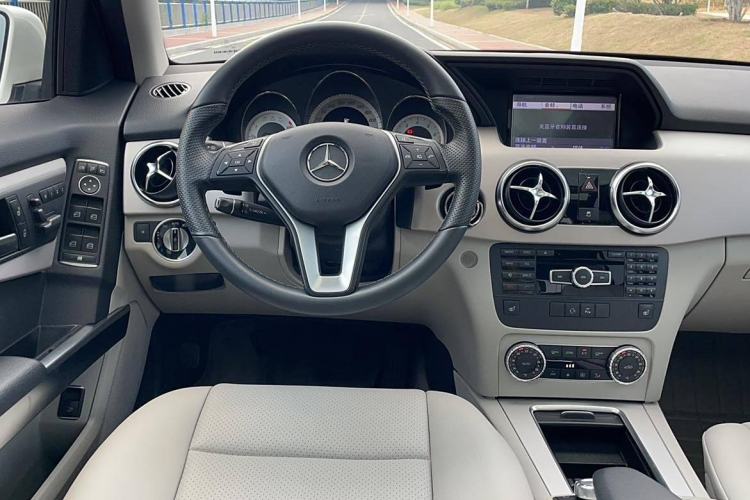 Used Mercedes-Benz GLK-Class 2013 GLK 300 4MATIC Dynamic Sunroof Model
