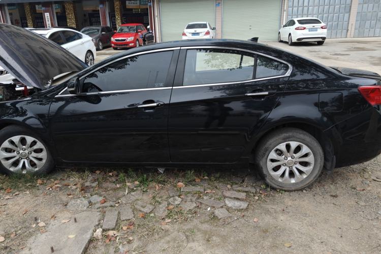 Used Haima M8 2017 1.8T Automatic Model
