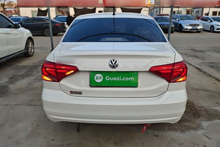 Used Volkswagen Jetta 2017 1.4L Manual Fashion Edition
