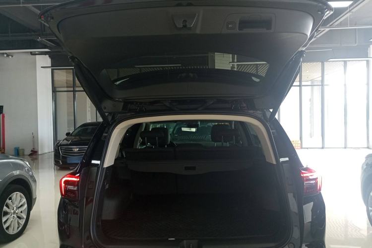 Used Buick Envision 2022 Encore Plus 652T Five-Seat Luxury Model
