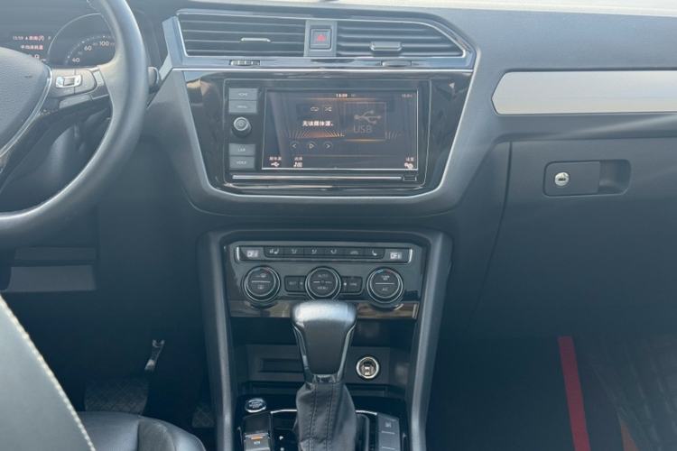 Used Volkswagen Tiguan L 2018 Facelift 330TSI Automatic Two-Wheel Drive Luxury Edition