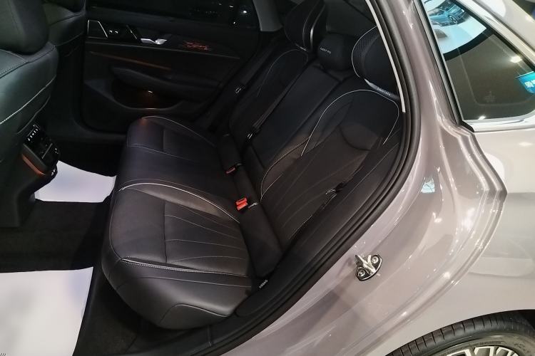 Used Volkswagen Passat 2025 Pro 380TSI Dragon Supreme Edition
