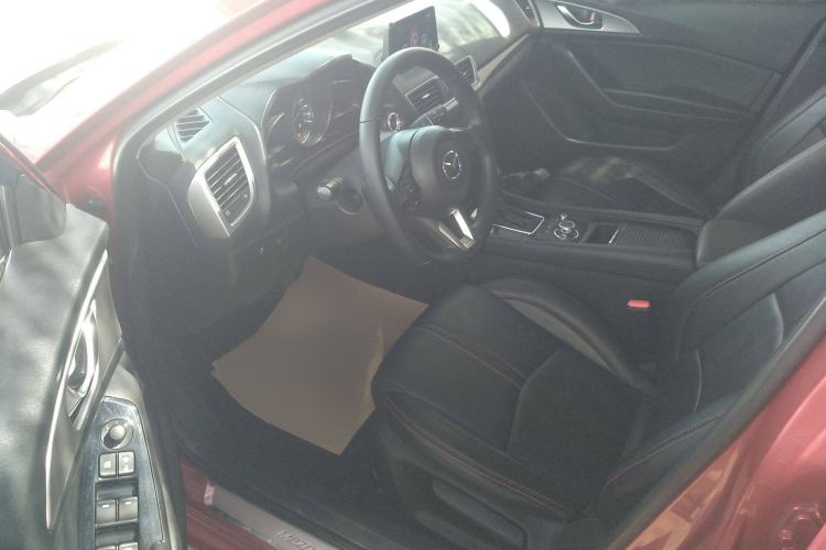 Used Mazda Mazda 3 Axela 2017 Hatchback 2.0L Automatic Luxury Model Emission Standard China V
