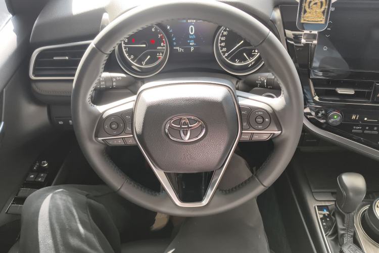 Used Toyota Camry 2023 2.0G Luxury Edition