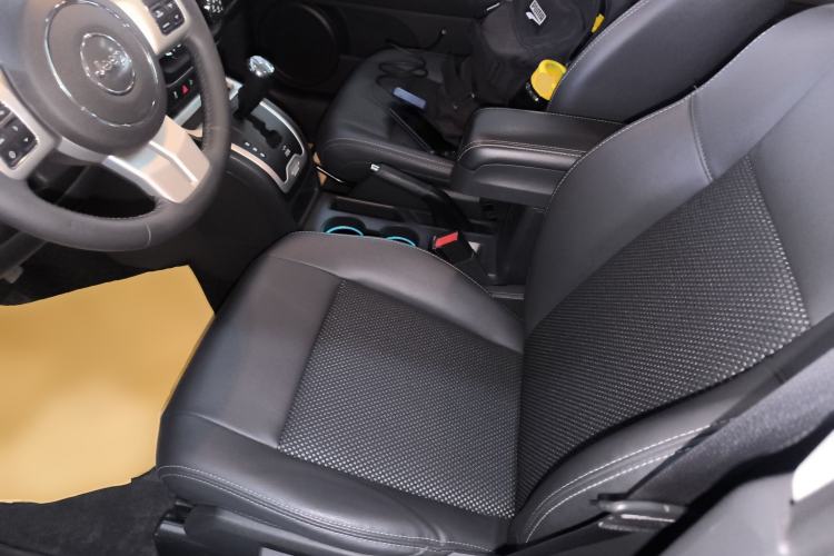 Used  Compass 2014 Revised Version 2.4L Four-Wheel Drive Comfort Edition
