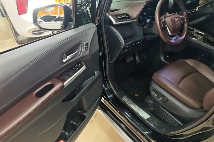 Used Toyota Granvia 2024 2.5L Hybrid Prestige PLUS Four-Wheel Drive Version