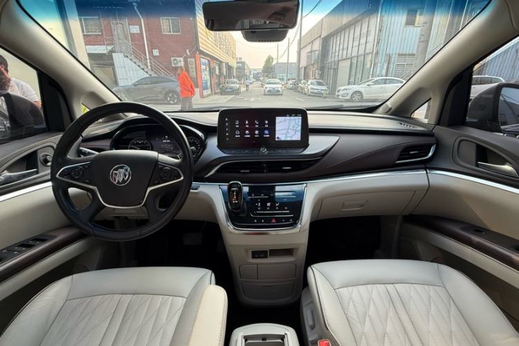 Used Buick GL8 2022 Land Business Class 652T Smart Deluxe Model
