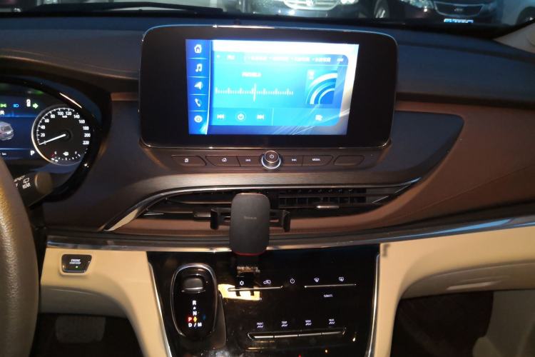 Used Buick GL8 2023 Land Executive Class Comfort Model
