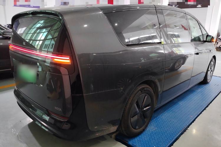 Used Li Auto MEGA 2024 Ultra Model

