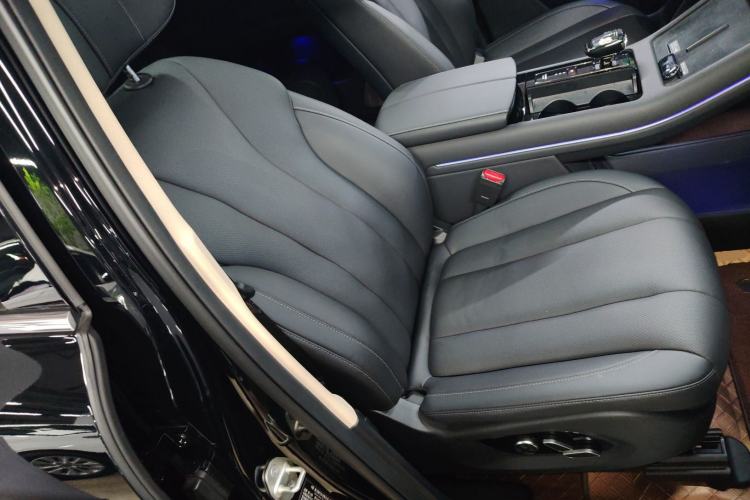 Used Hima AITO M7 2024 1.5T Rear-Drive Plus Version 5 Seats
