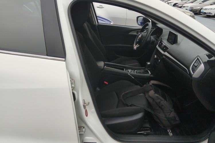 Used Mazda Mazda 3 Axela 2019 Cloud-Controlled Sedan 1.5L Automatic Luxury Model China VI Standard
