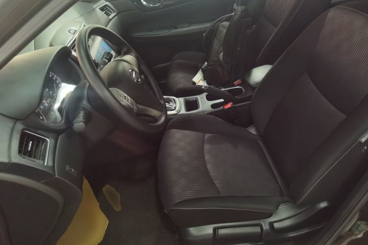 Used Nissan Tiida 2016 1.6L CVT Cool Dynamic Edition