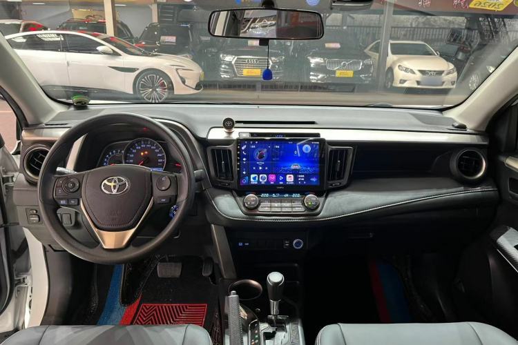 Used Toyota RAV4 2015 2.0L CVT Two-Wheel Drive Fashion Edition
