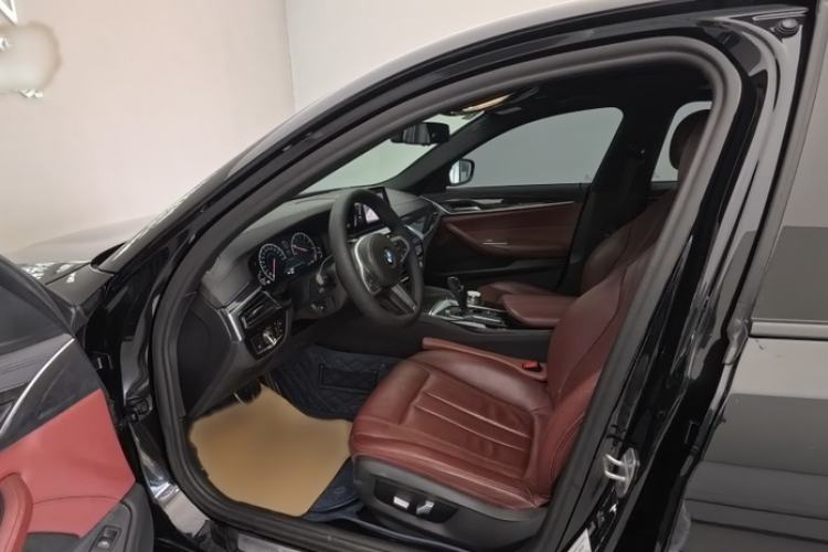 Used BMW 5 Series 2019 Facelifted 530Li Leading Edition M Sport Package