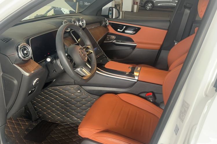 Used Mercedes-Benz GLC 2024 Refreshed GLC 300 L 4MATIC Dynamic Version 5 Seats