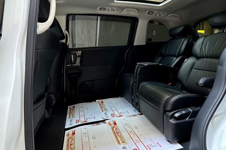 Used Honda Elysion 2016 2.4L Luxury Edition
