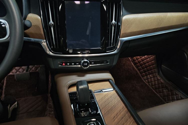 Used Volvo S90 2024 B5 Zhiyi Luxury Edition