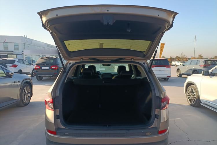 Used Skoda Kodiaq 2021 TSI330 5-Seater Two-Wheel-Drive Luxury Plus Edition
