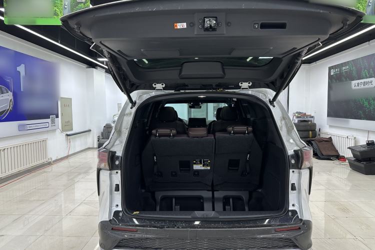 Used Toyota Granvia 2024 2.5L Hybrid Prestige PLUS Four-Wheel Drive Version